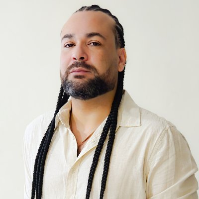 ThiiGouveia's profile picture. 🎭 Ator | Editor | Filmmaker
🎬 4º Período Cinema & Audiovisual
🐶 Causa Animal
✊🏽 Social Media e Produtor de Conteúdo