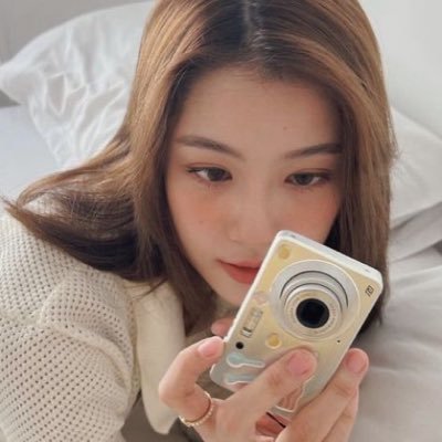 bibliophilefy's profile picture. #CRIER: If the universe were static, i could stand anywhere in this world and i swear my line of sight would end on you. #FreePalestine 🍉 🇵🇸