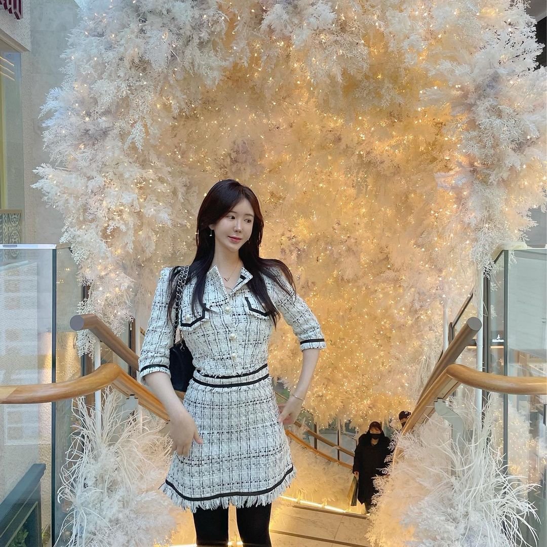 passehlrae86398's profile picture. I see patterns — in choices, in people, in karma.