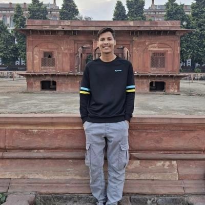 techsavysam's profile picture. Remote laid off SDE |
Your average Marathi lad |
Hala Madrid ⚽