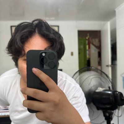 fistandlipstick's profile picture. I post whatever I like ✌️ if some of y’all don’t like it then get tf out 🤷🏻‍♀️