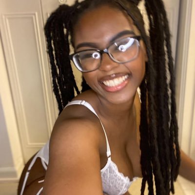 Santassweetestx's profile picture. TikTok: 🍑 Your favorite hello kitty girl 🐱…Reading is important this is my only backup account 😍 #FEMDON #VIXEN