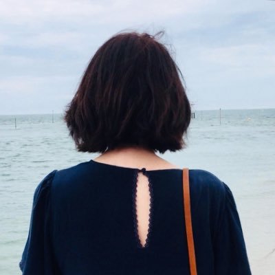 poetry_weekend's profile picture. ❧ Marie-Laure ❧ éd. derrière la salle de bains ❧ Écrivain & éditrice ❧ poésie ❧ Jack Kerouac est mort le 21 octobre 1969, je suis née le 8 novembre.