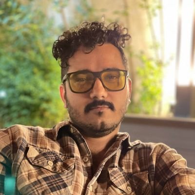 LProfessorKm's profile picture. 