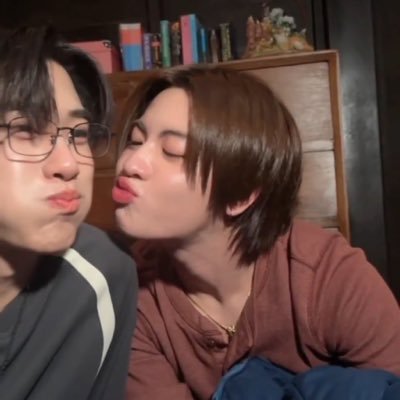 skzluvizone's profile picture. แม่ออนไลน์ของ #FirstOne 😛 รีวิวขายของ #skzluvmmggreview (no copy tag)