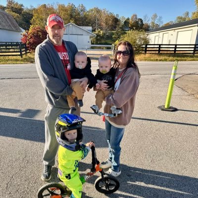 kris10elkins's profile picture. Gen ❌I love dirt track racing ♠️♣️Elkins racing (#34) Big Kyle Busch fan #8