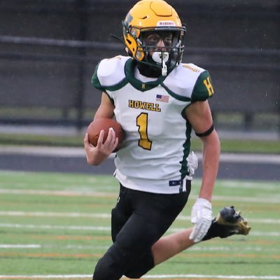 Mikeyjhking_1's profile picture. C/O2030| 3.8 gpa| RB, QB, LB | Bench:145| squat:215 | vert:17in | 3x all star selection | All star MVP | 2x 7on7 MVP|📩:michael.king1122@icloud.com