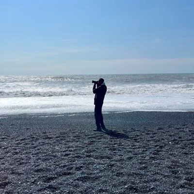 badbrain33's profile picture. “Flashlights are tubular metal containers kept for the purpose of storing dead batteries.”