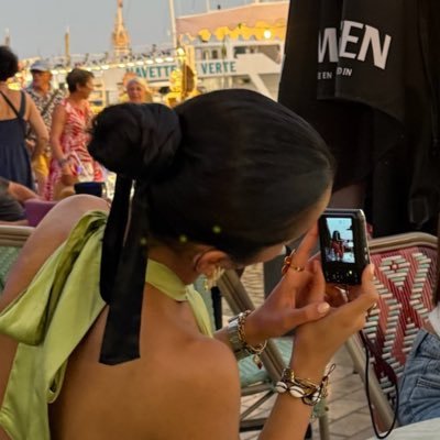 lynavibe's profile picture. ✨espresso brunette ✨