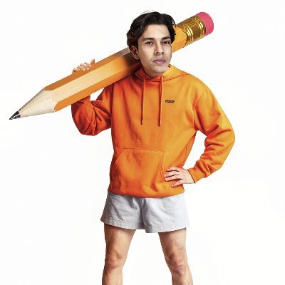 pricklegraphics's profile picture. Thumbnail and Title Strategist🖌️

DM for Work