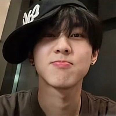 aenthernal's profile picture. 🩺 || bleeds for heehoon || lf moots, mass following!