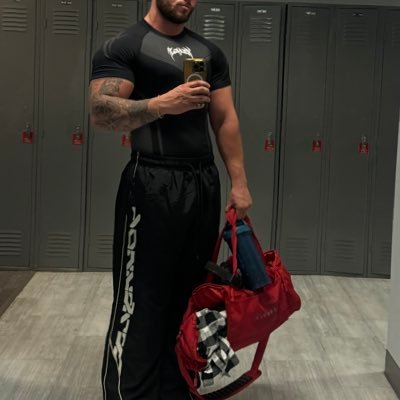 Zane_Zura1's profile picture. Sc- luckzus Insta-https://t.co/a9hHocpFnz #stonetough Yamaha Marine Tech Certified🛠️🛥️