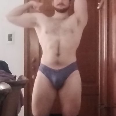 cervin44's profile picture. M24 🏳‍🌈
I'm into worshipping massive growing muscles. DM me to chat or rp! It's me in the pic.