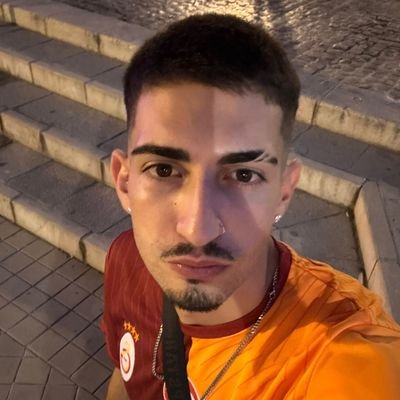 x_alvaro_x13's profile picture. Ingeniería de Edificación 👷🏻‍♂️🏗️
/UGR 
                      Granada/Ciudad Real.     💸₿ITCOINER