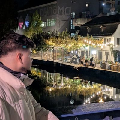 Rnz_31's profile picture. No ire al GYM pero me encanta hacer barras