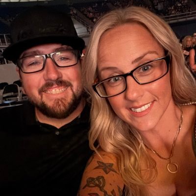 lesleeshawtx's profile picture. Texas || Artist || Nurse || Mother