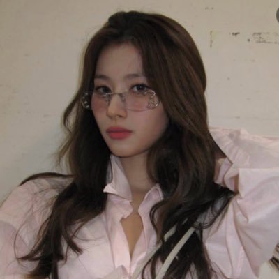 dailymiaa's profile picture. barbie, bitch.