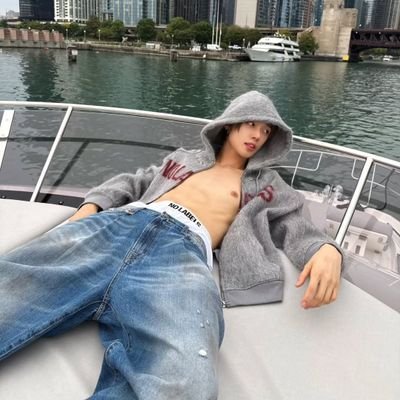 0x1_magicshop's profile picture. (´｡• ᵕ •｡`) ♡ you make tomorrow together.        

                      ( •̀ ω •́ )✧ Mic Drop mode