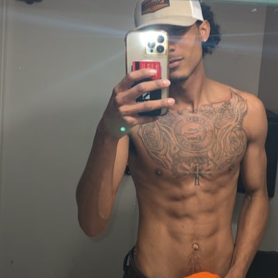 Anthony33902220's profile picture. 