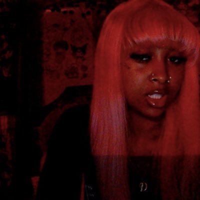 lorespamz's profile picture. a spiritually intelligent fashionista