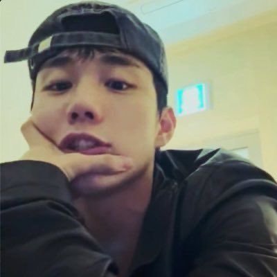 garthamel's profile picture. distressed seattle kraken fan. p1harmony munch