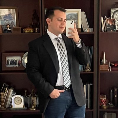 alejandro_slrzn's profile picture. El Congreso de Guatemala es mi especialidad. Cuestiono todo, aprendo mucho.