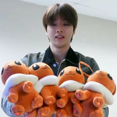 prwxolly's profile picture. 🩶🤍EXO🤍🩶 ✨ 🧡RIIZE🧡🧋🪨🐸🎸🫧💂‍♂️🦕