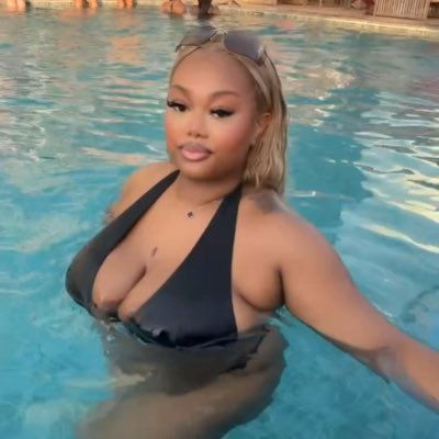 ruthielamin's profile picture. 