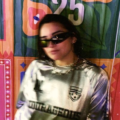 ccheieny's profile picture. Meu único objetivo é atingir o nirvana e virar purpurina.