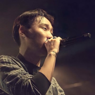 welcomtomyhOm's profile picture. 조용히살자