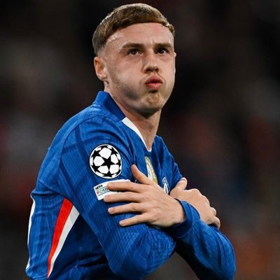 Cross24000's profile picture. hustling 24/7 🥶🥶 a proud chealsea Fc blues for life #wizkidfc #christainoronaldo fan