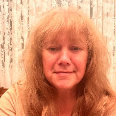 SilviaGyrg32434's profile picture. Sozial sehr engagiert, liebe meine Kinder, gute Bücher, das Meer und meine Katzen 🐈.