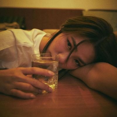 gitaranv's profile picture. bojone nayeon