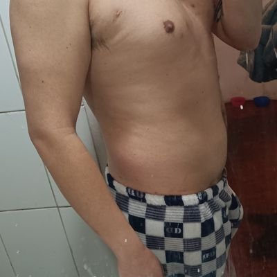 H_3tEr0CURIOSO's profile picture. Hetero curioso, act🔥, 27 jeje, me saco la weed😌, discreto, lechero😋💦 si no tienes contenido multimedia dudo que hablemos jeje
