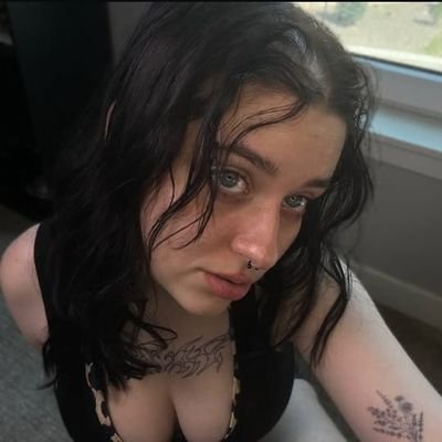 CetherineK's profile picture. I love purple 💜