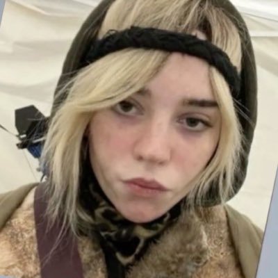 natsucker's profile picture. girls can game! matter of fact! dykes can game!