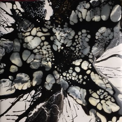 jeonginkisser's profile picture. from the river to the sea