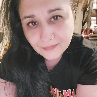 FearOfTheDuck74's profile picture. #uptheirons 🎸🤘🏽🖤 
Nerd 
 Metalhead/Rock,cats,wolves,Ghibli, Dragons🐉 Horror, cooking, gaming, plant muncher 🌱
May The Force Be With You 💫🌹🤘🏼🙏🏼❤