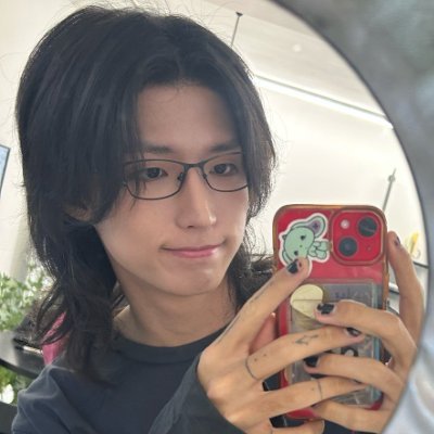 guitarzviIIain's profile picture. she/her | 20+ | @XH_official @CRAVITYstarship @CRAVITY_twt @NUESTNEWS | LOΛE Luvity Villain | 2nd/3rd gen kpop enthusiast | eng/idn | slight rps