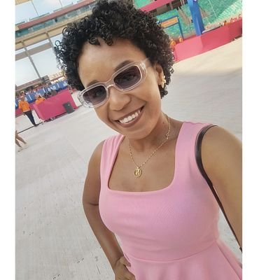 NillMacedo's profile picture. Sorrindo para a vida em busca da magia nos dias comuns! ✨
Fã @thiaguinhocomth Sofrendo pelo @ecvitoria ❤🖤
📍Salvador-BA