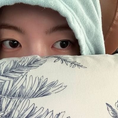 bipbip1945's profile picture. S-ssorry for yapping with broken eng 😶‍🌫️