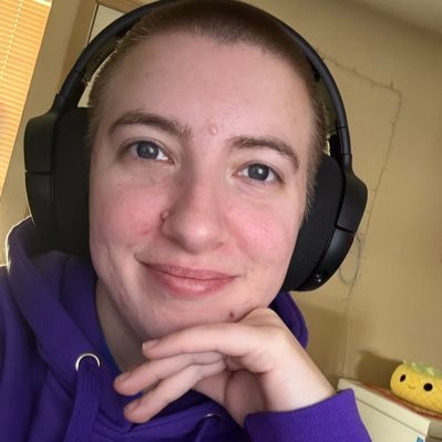 CalicoSunrise's profile picture. streamer, Crocheter and cat mom ☺️