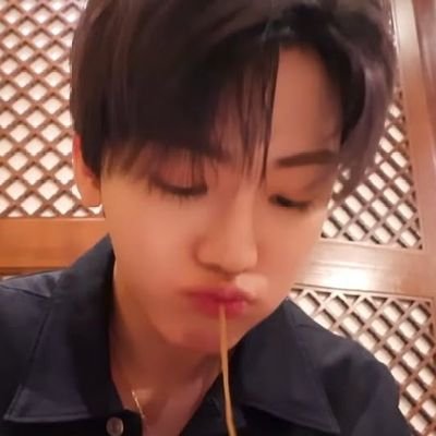 j_ayyalp's profile picture. | โลกของมนุษย์เข้าใจยากจัง |