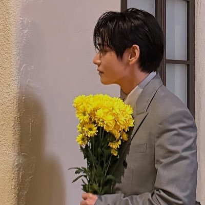 wintersforv's profile picture. when life gives you tete ✿