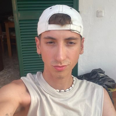 rubenquepereza's profile picture. Sufridor en un Máster // Hablo de drag y reinas del pop // Hijo de @rebecaholymary 💖