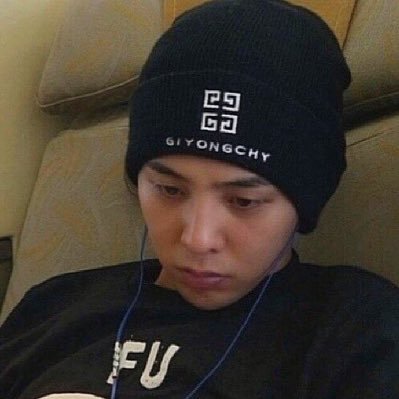 jiiyongie's profile picture. 