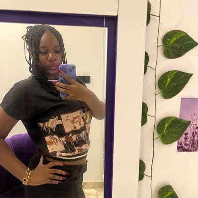 jasm1ne_ishola's profile picture. feminist🗣️//biochem major👩🏾🔬//basically doing anything.