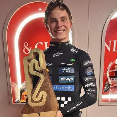 cyn11815's profile picture. #F1 fan 
SP11 🇲🇽🖤 Never give up💫 26 • 08 • 2025 💫
MV1💙 CL16❤️ CS55🩵 OP81🧡

#Indycar new fan
PO5🧡🦆