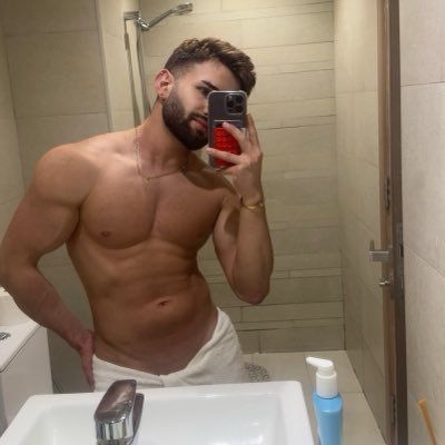 kuzeyftt's profile picture. 🏳️‍🌈 Honest, horny, heavy-lifting. 💪 Blood. Sweat. Lust. 📍I | Daily dose of danger 👇 No filters, just flesh. NSFW