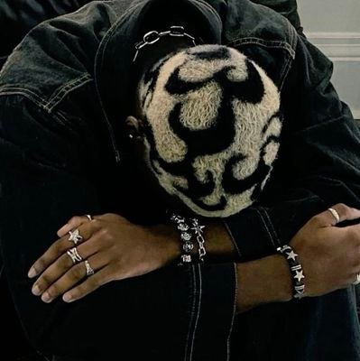 _carlsxszn's profile picture.